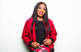 How tall is Lady Leshurr?